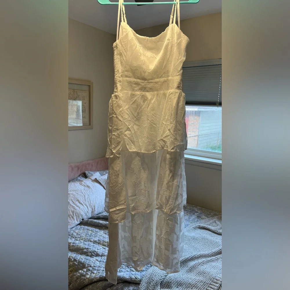White Lulu’s tiered dress - Picture 3 of 4